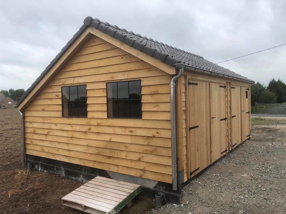 Carport & Garage