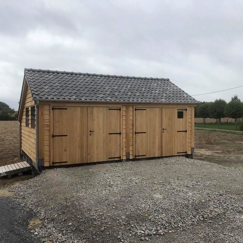 Carport & Garage