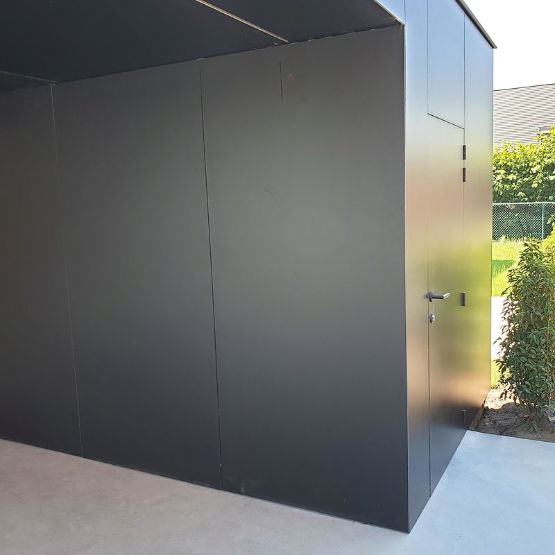 Carport & Garage